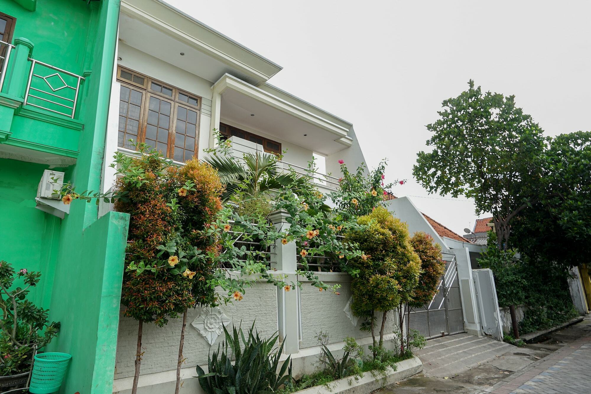 Bumi Banyu Bening Syariah By Ecommerceloka Surabaya Exterior photo