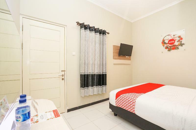 Bumi Banyu Bening Syariah By Ecommerceloka Surabaya Exterior photo